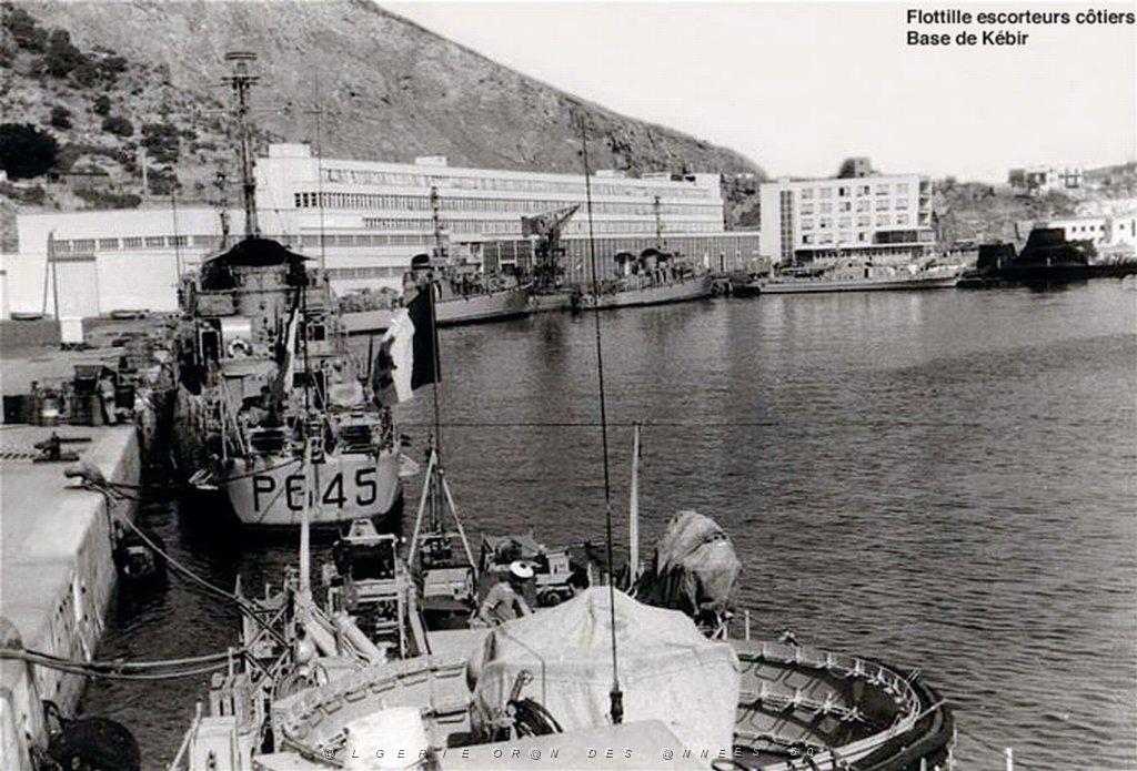 MERS EL KEBIR B LA BASE NAVALE ET SA FLOTILLE D ESCORTEURS ET 01.JPG